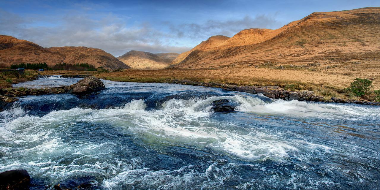 Wild Atlantic Hostel Leenaun Exteriör bild