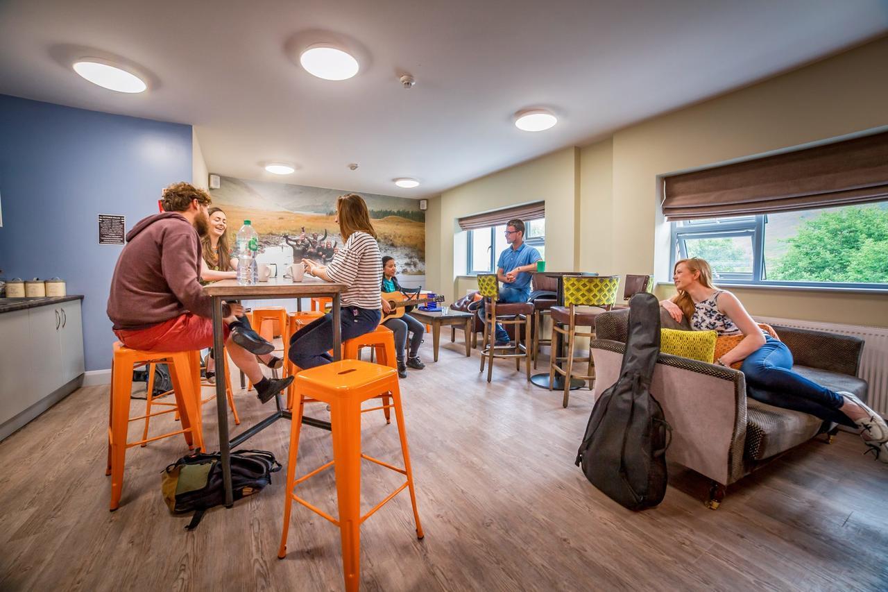 Wild Atlantic Hostel Leenaun Exteriör bild