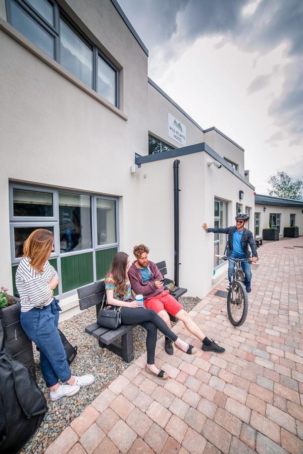 Wild Atlantic Hostel Leenaun Exteriör bild